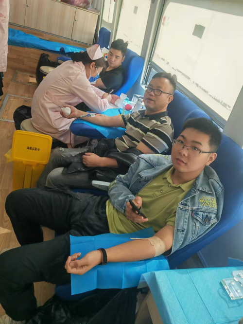 衡南县栗江镇：干部群众齐献血，爱心热血暖人心