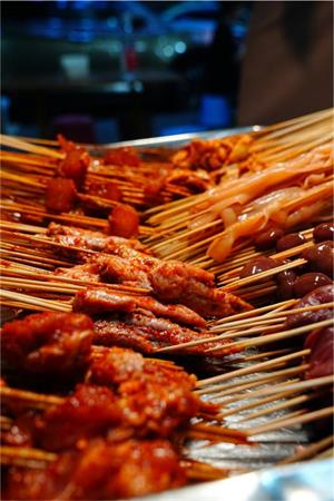 云记卢妈：成都必撸冷锅串串，味道太巴适了！