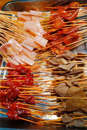 云记卢妈：成都必撸冷锅串串，味道太巴适了！