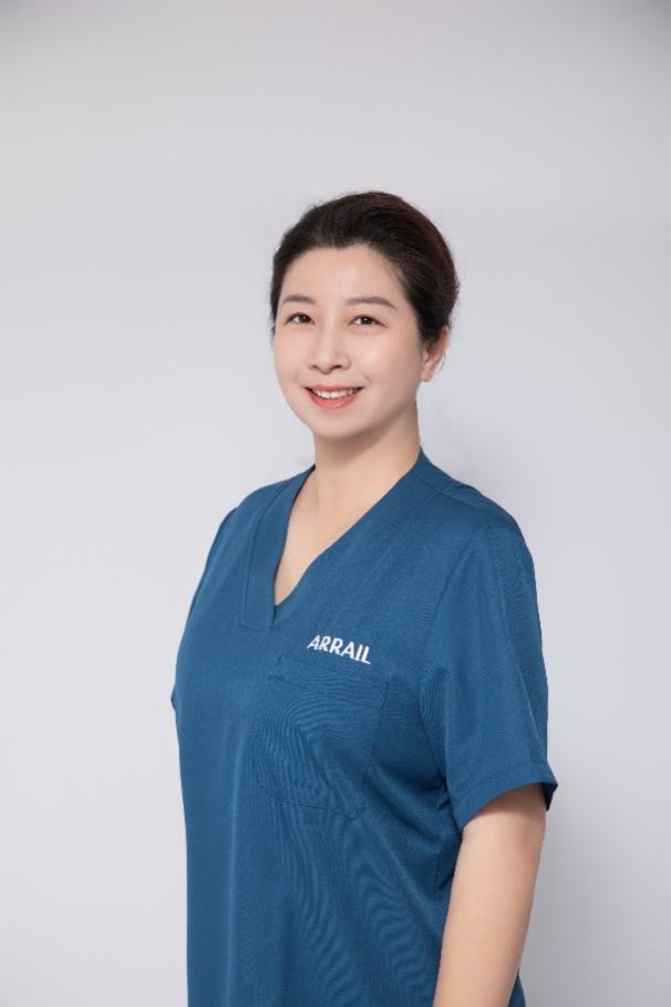 专访瑞尔齿科张烨：照进顾客心中的一束光，温暖而明亮