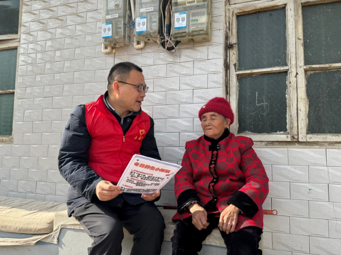 鄂西高速汪营收费站：健康知识入乡村，贴心服务惠群众