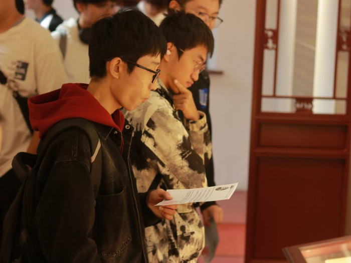 上海电力大学经济与管理学院能源服务工程2024402班红色研学活动圆满举行