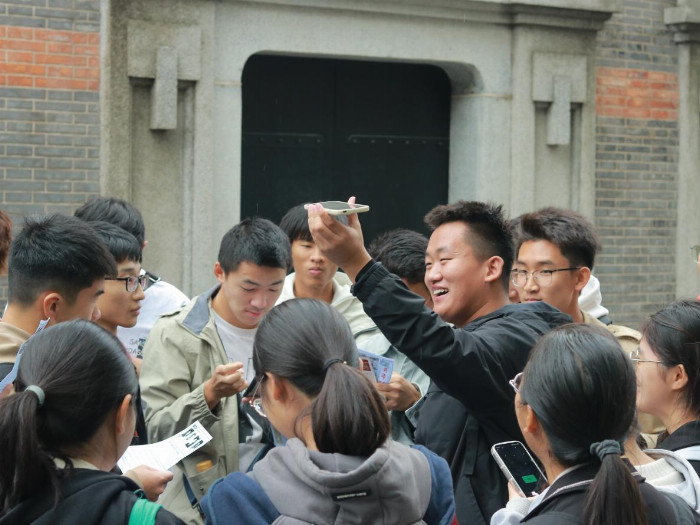 上海电力大学经济与管理学院能源服务工程2024402班红色研学活动圆满举行