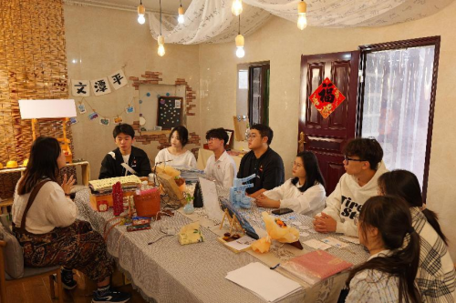 “联结两岸岚台情,梦筑文创坊韵悠”福州工商学院印象岚海项目团队探寻平潭文创产业