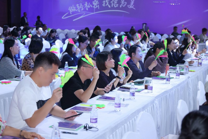 私密行业大咖云集深圳,信为美招商暨新品发布会盛况空前!