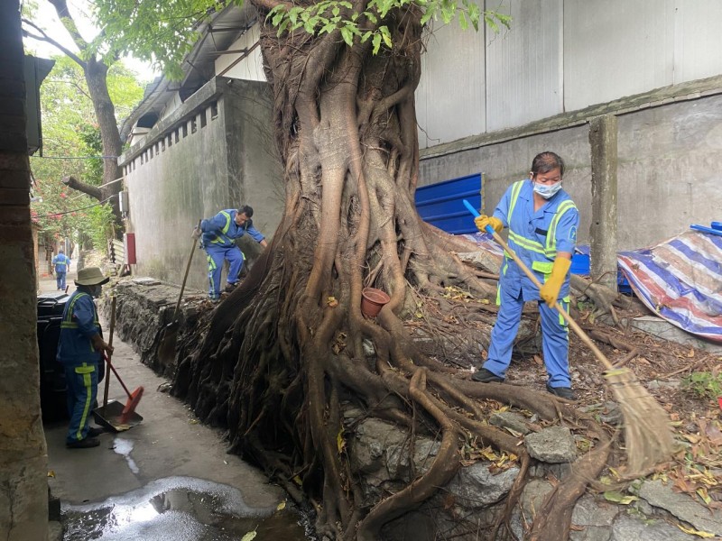 “环境勤整治 家园换新颜”——昌华街开展爱国卫生环境整治行动