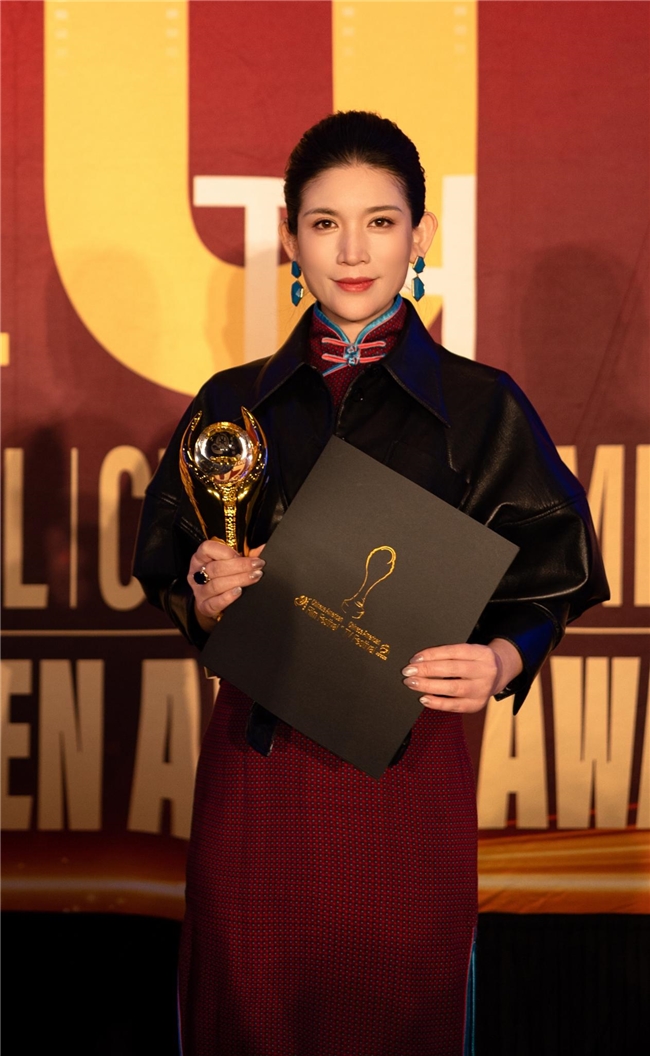 中国演员商忆莎  荣获2024年中美电影节最具突破演员奖,闪耀好莱坞