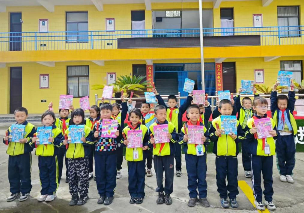 “青春有你，益童前行”公益主题活动圆满结束