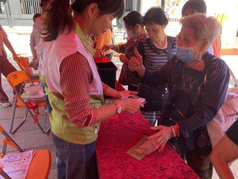 垃圾分类“益”起来——昌华街开展便民服务暖心公益集市活动