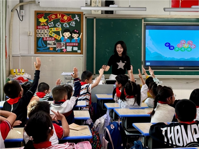 红色电波传薪火,青春课堂育栋梁 —— 团立项活动纪实