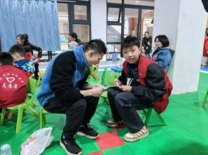 “星光照路,至善先行”,明善汇盟·前往特殊学校献爱心活动