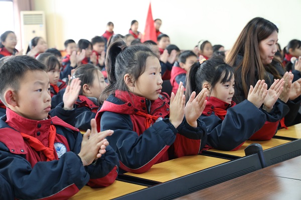 中国少年先锋队彭州市敖平雅居乐小学第六次代表大会顺利召开