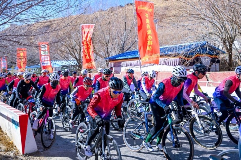 2025拉萨市城关区夺底街道第三届跨年迎新登高自行车爬坡赛圆满举行