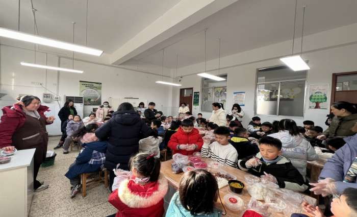 “宝” 藏美味 不同 “饭” 响——淮安市实验小学三年级（13）班实践活动