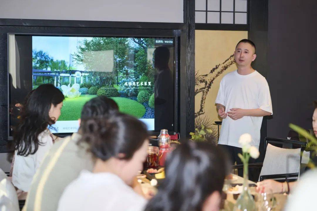 武汉“城市说”:光影与樱花的浪漫之约,设计大咖共探城市赋能新思路