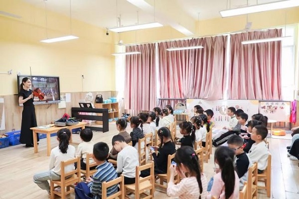 美团乡村儿童操场公益计划国家大剧院管弦乐队探访活动