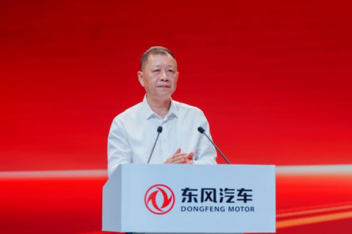 在转型跨越的路上，东风汽车致敬劳动礼赞青春