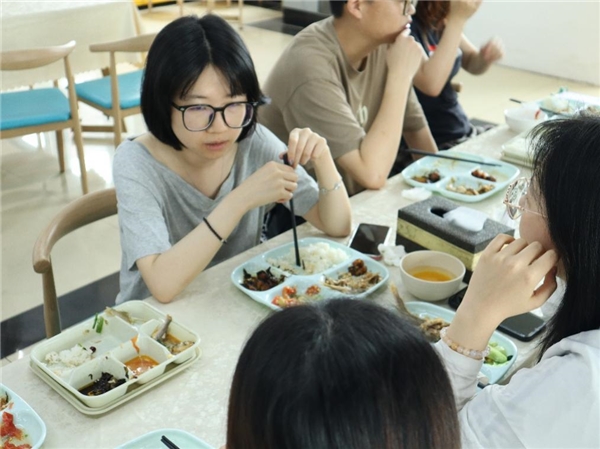 开盲盒拼饭搭子？浙江这所高校的师生互动太会玩