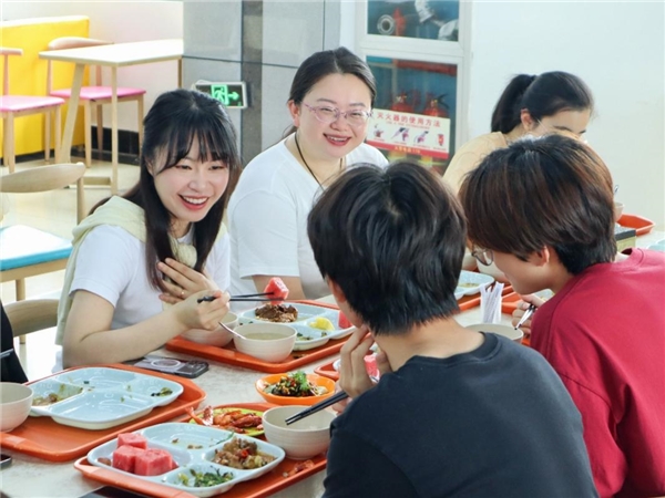 开盲盒拼饭搭子？浙江这所高校的师生互动太会玩