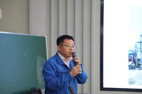液氮魔法秀点燃科学热情，校园课堂变身探索乐园