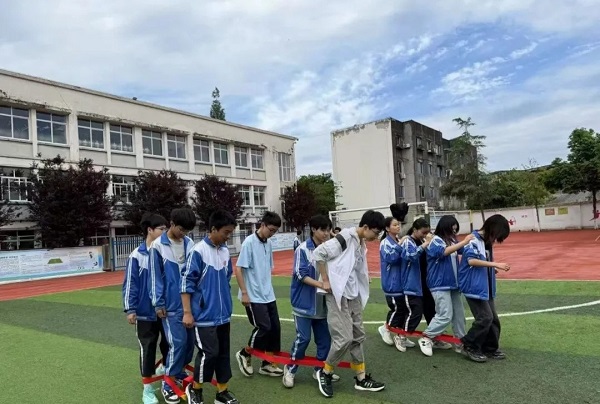 彭州市升平中学“5.25 我爱我，青春心同行”活动