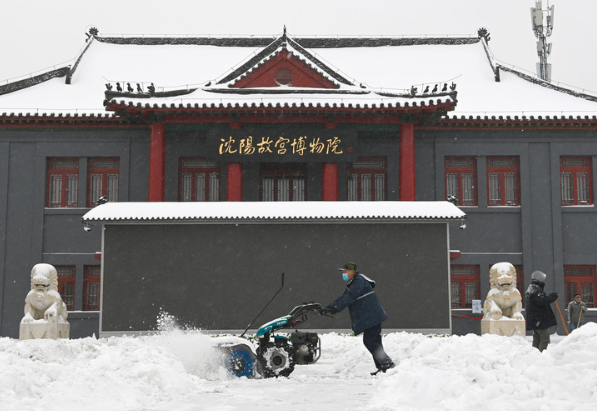 “大雪封门”，供暖、交通、蔬菜供应等如何？——直击东北暴雪中的百姓生活