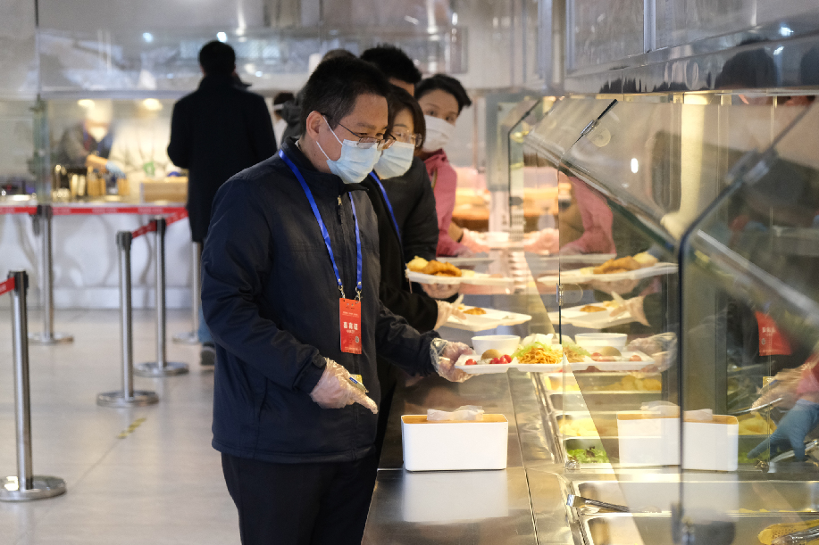 冬奥“问记者”丨运动员菜单678道菜是怎么选出来的？