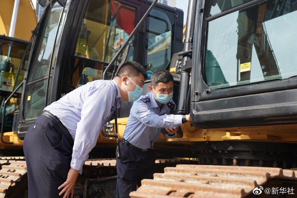 黄埔海关破获案值5.5亿元走私进口二手挖掘机案