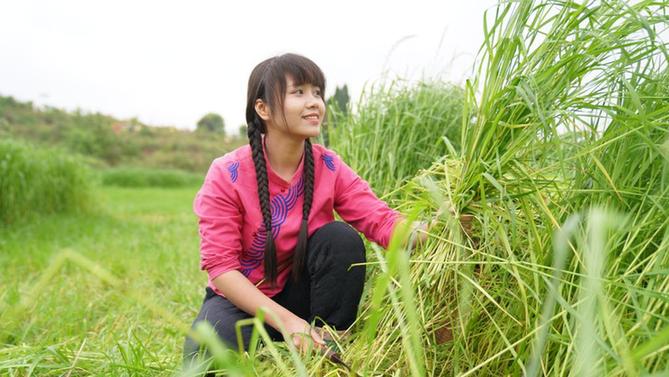网络达人说|直播卖山货的“湘妹心宝”：站在农村“舞台”，为新农人代言