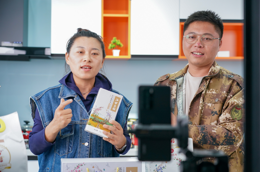 新华全媒+丨“90后”新农人：在黑土地上奏响田园之歌