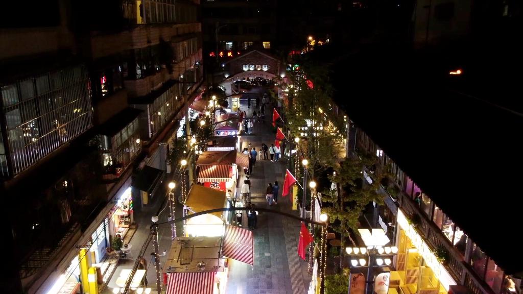 点亮夜经济｜云南昆明：南强街巷“亮”起来