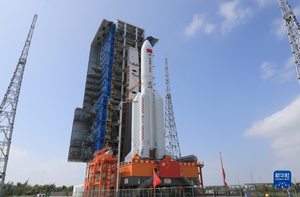 空间站梦天实验舱近日择机发射 舱箭组合体转运至发射区