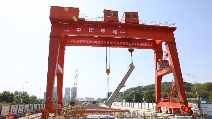新华全媒+｜地下“搭积木”走进装配式地铁站
