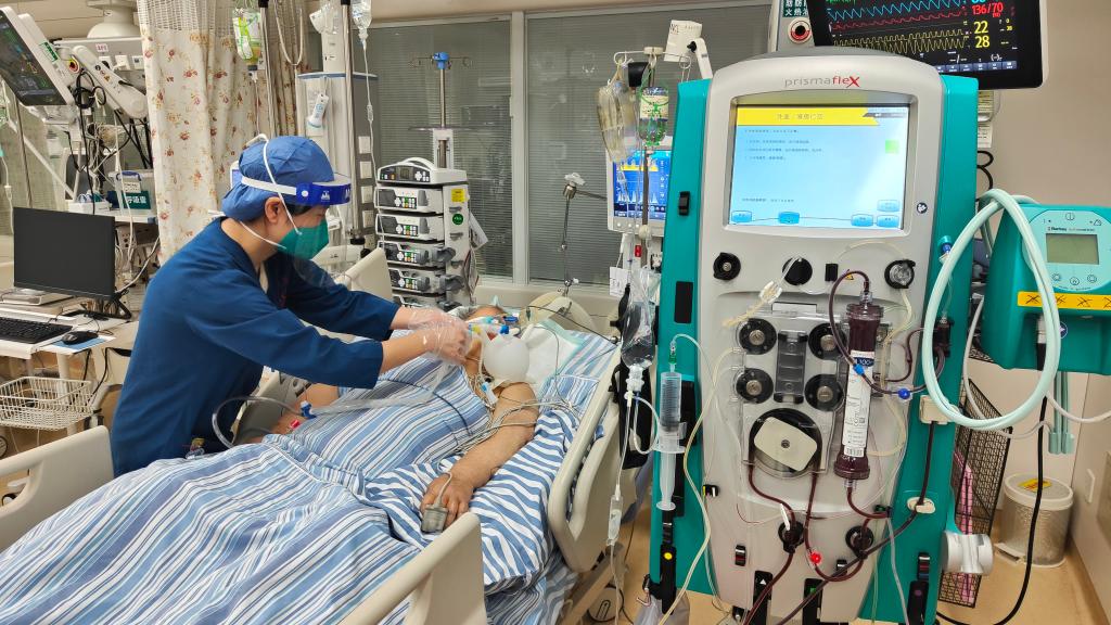 新华全媒+|湖南畅通渠道加大投入全力保障新冠病毒感染危重症患者救治