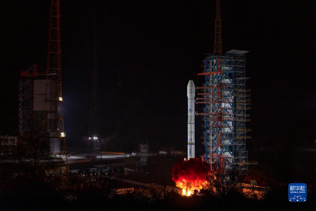 我国首颗超百Gbps容量高通量卫星成功发射