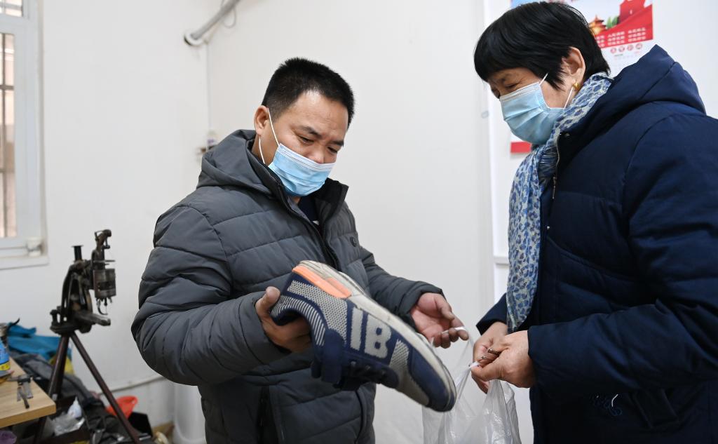 新华全媒+丨陕西：“小修小补”回归社区助残疾人就近就业