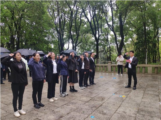 祭革命英烈，树清风正气——江西分公司开展清明“清廉”追思主题活动