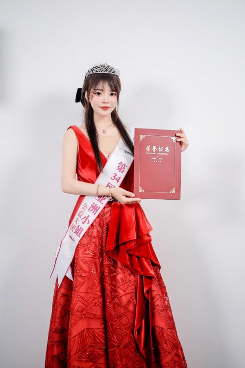 恭喜!42号华飞儿夺得第34届亚洲小姐网络赛第一期决赛网络人气“亚军”