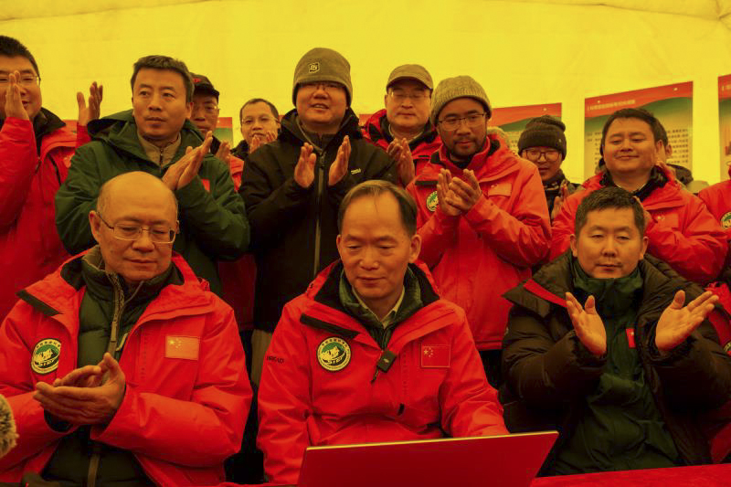 中国科研人员成功维护升级世界海拔最高自动气象站