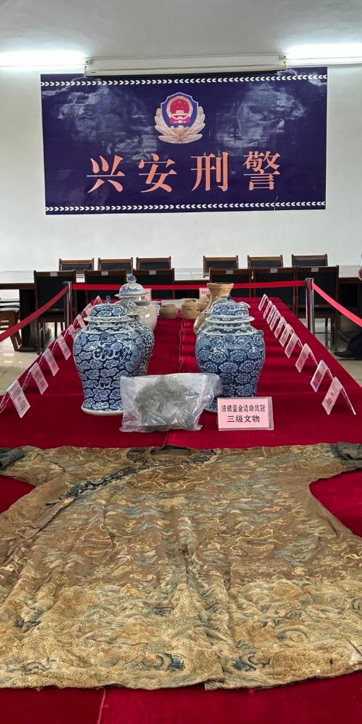 拍案·反盗墓笔记丨一起入户盗窃案，牵出跨六省份系列盗掘古墓葬案