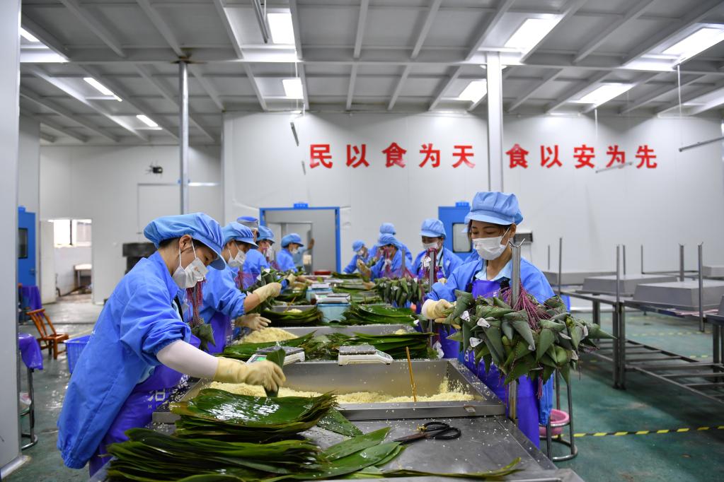 汨罗江畔千年端午民俗的新传承