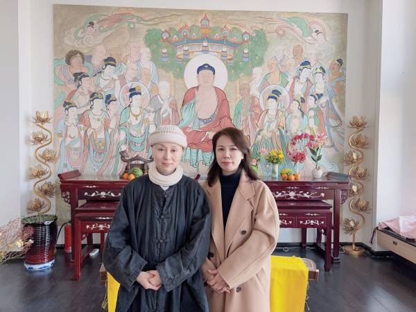 推动中华传统文化艺术更好走向世界！智容法师收藏油画家许宏原创作品《敦煌飞天》