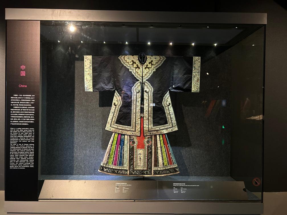 亚洲服饰展亮相杭州：霓裳五彩，东方贡献