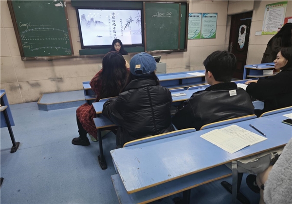 不忘初心共筑梦，砥砺前行共成长———小学英语名师工作室送教下乡活动