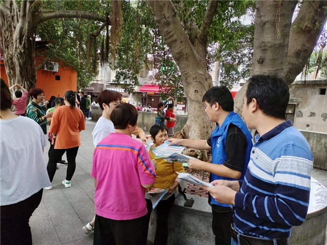 居民齐参与旧衣回收促减量,松洲街联手普联鸥燕共创2023年分类新成果