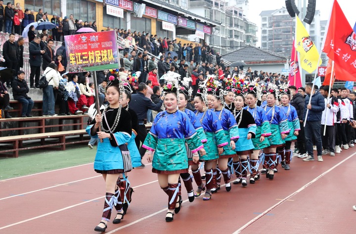 追光丨“村超”火“尔滨”红 这个冬天从南到北热气腾腾