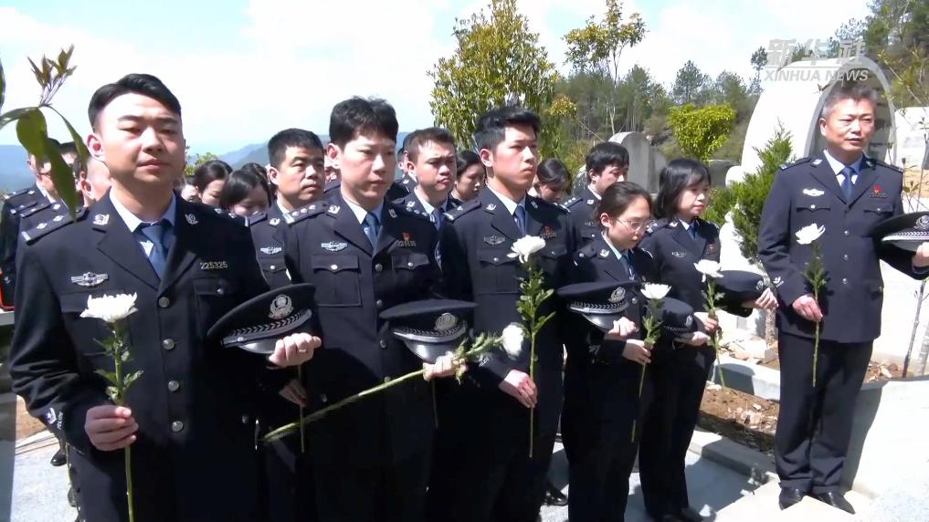 清明祭英烈 忠诚不言在心中