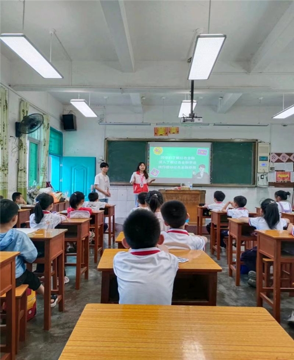 广东金融学院慈心筑梦突击队|“青”心呵护，筑梦“童”行 作者：慈心筑梦突击队