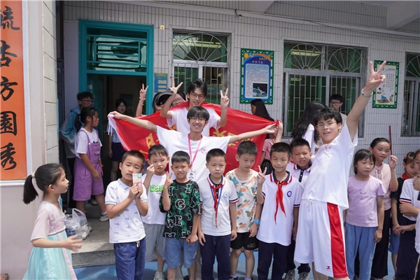 广东金融学院慈心筑梦突击队|“青”心呵护，筑梦“童”行 作者：慈心筑梦突击队