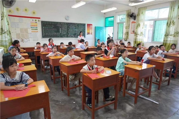广东金融学院慈心筑梦突击队|“青”心呵护，筑梦“童”行 作者：慈心筑梦突击队
